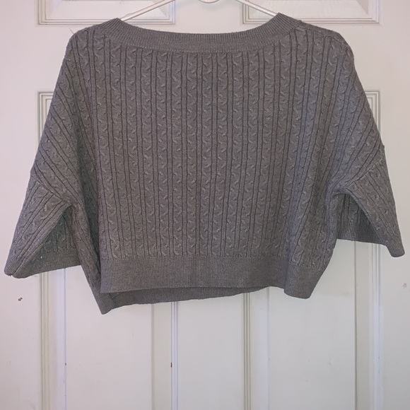 BRAND NEW cropped and flowy shirt - Picture 3 of 4